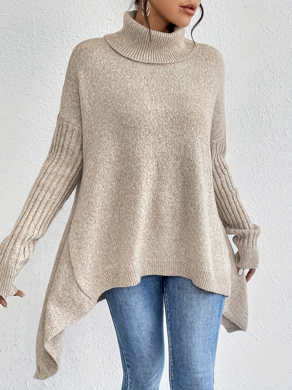 FILIPA | Camisola de gola alta com bainha assimétrica