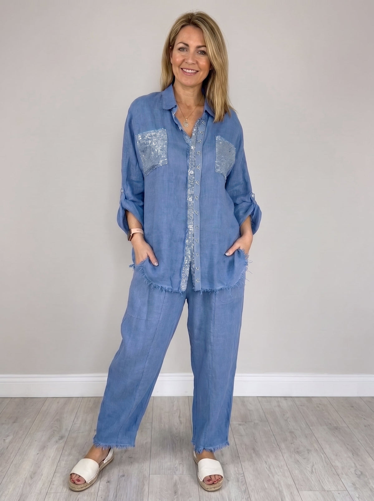 LESIA | Conjunto com blusa abotoada e calças de perna larga