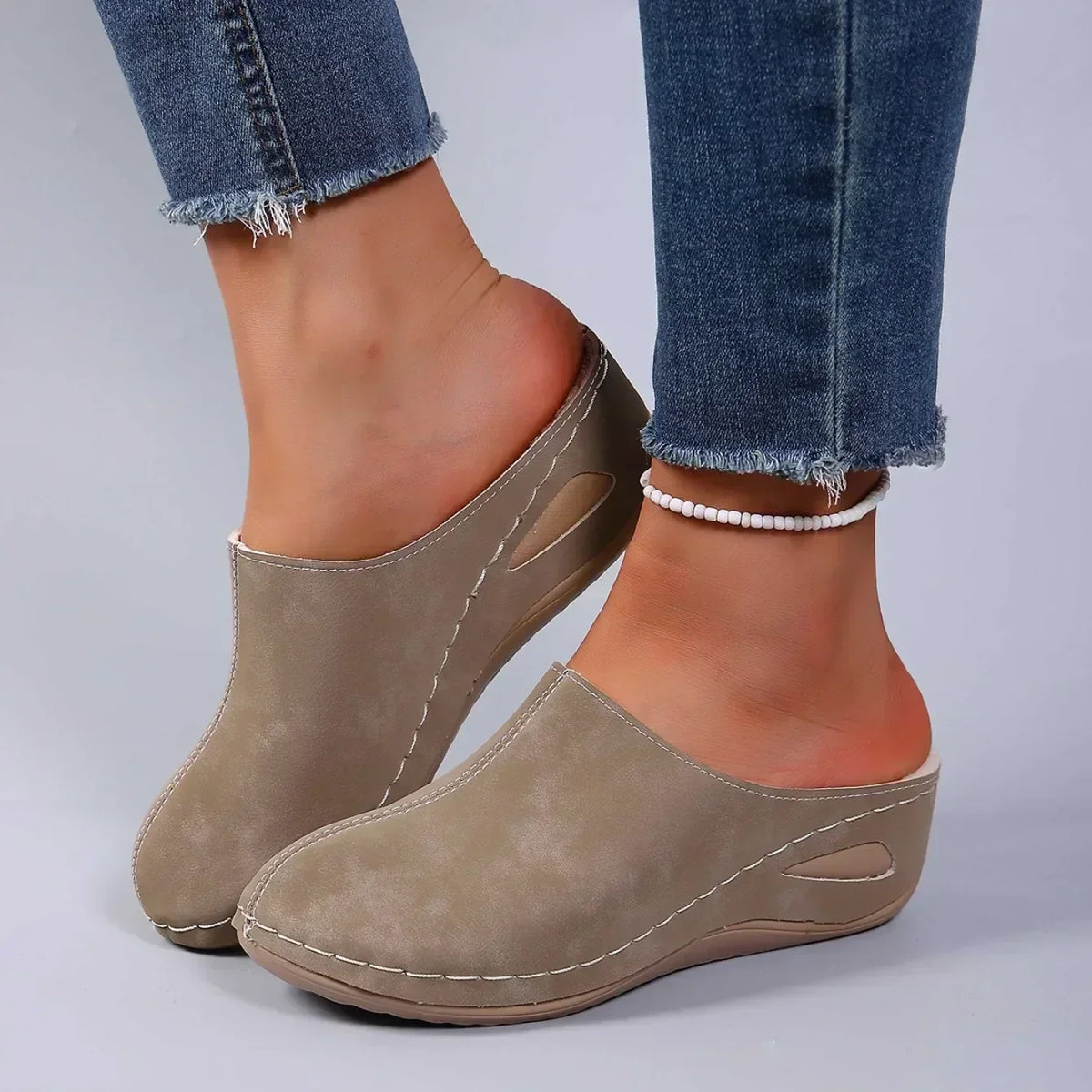 INÊS | Pantufas forradas com sola de borracha