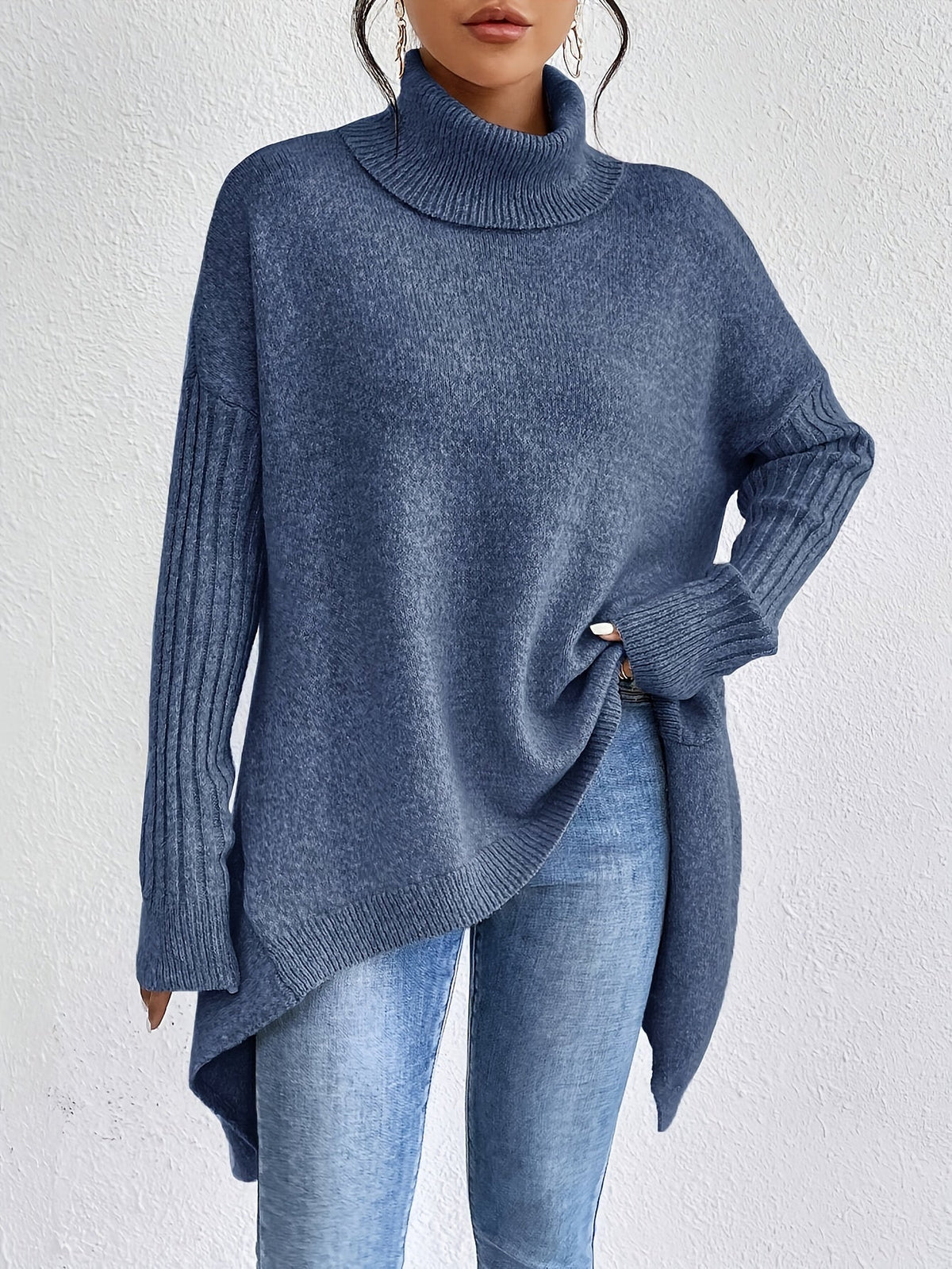 FILIPA | Camisola de gola alta com bainha assimétrica