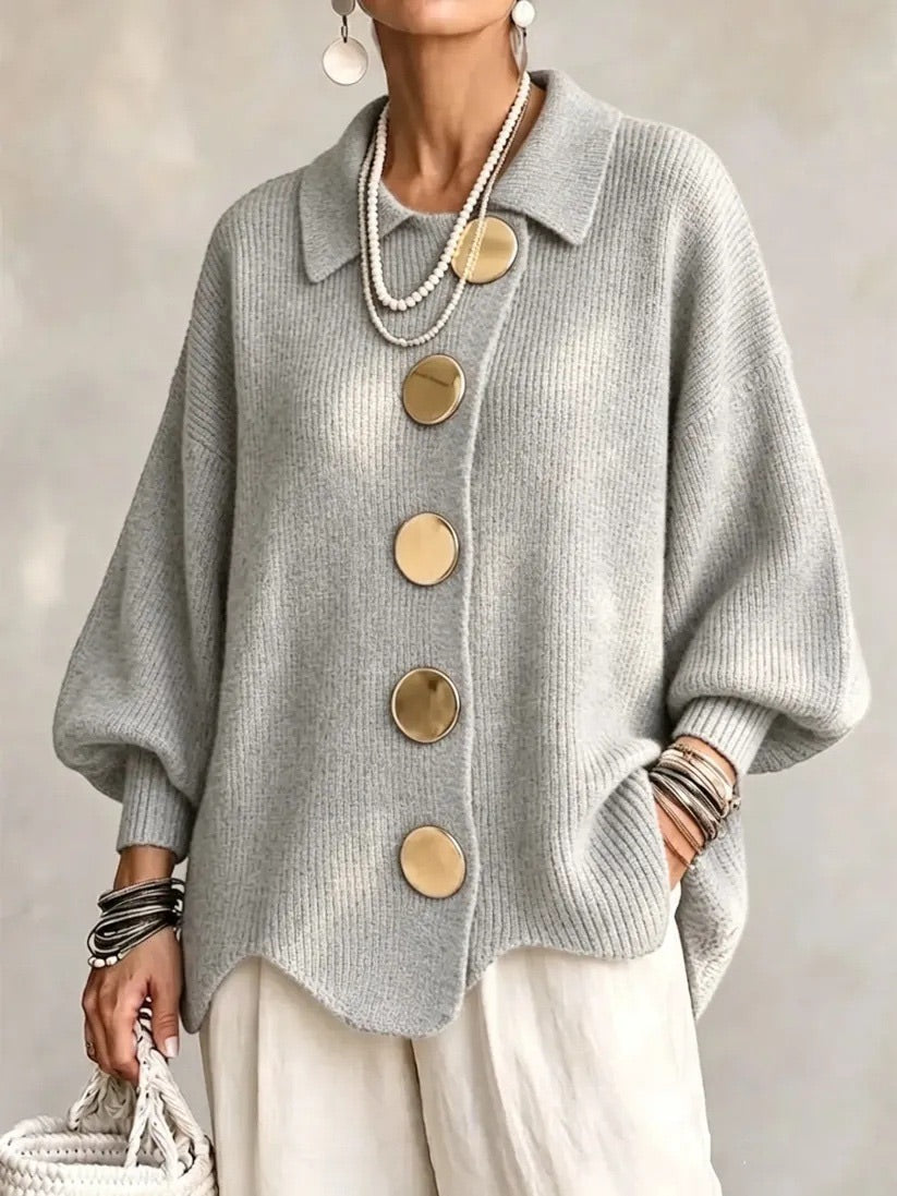 MATILDE | Casaco oversized de mulher com colarinho e botões dourados