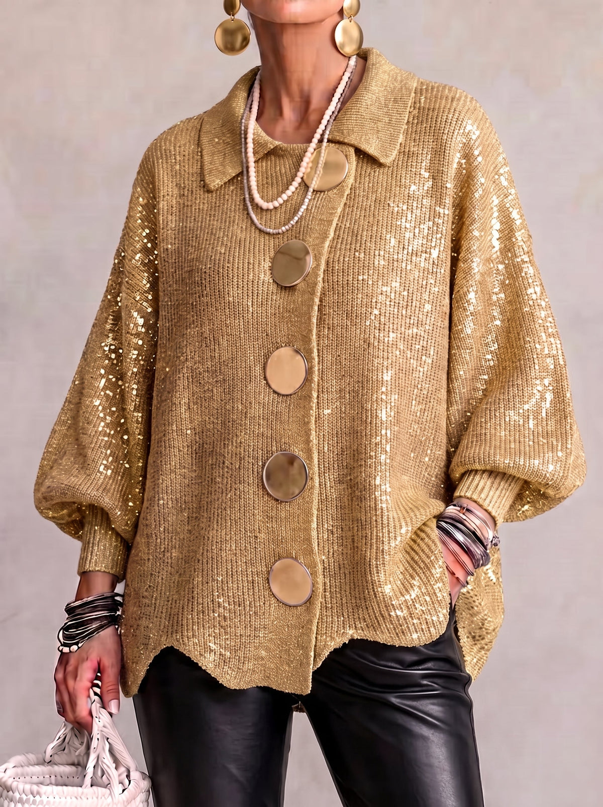MATILDE | Casaco oversized de mulher com colarinho e botões dourados