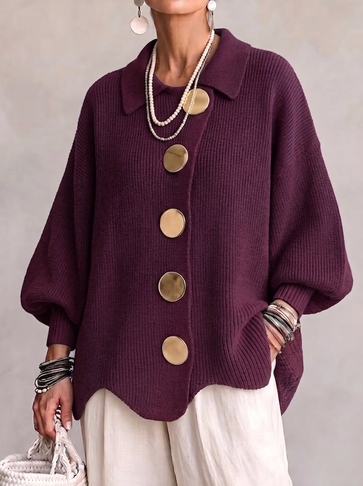 MATILDE | Casaco oversized de mulher com colarinho e botões dourados