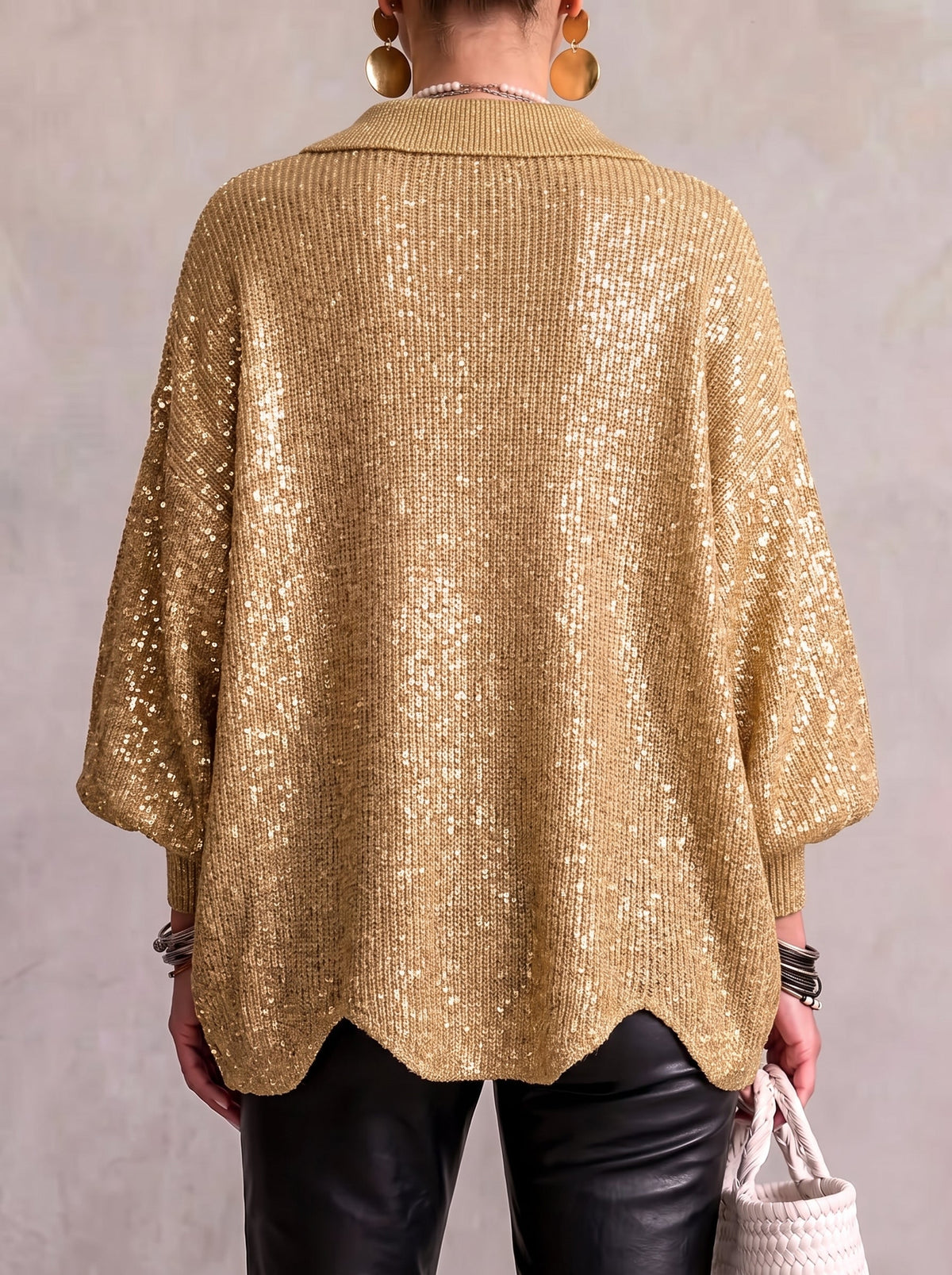 MATILDE | Casaco oversized de mulher com colarinho e botões dourados