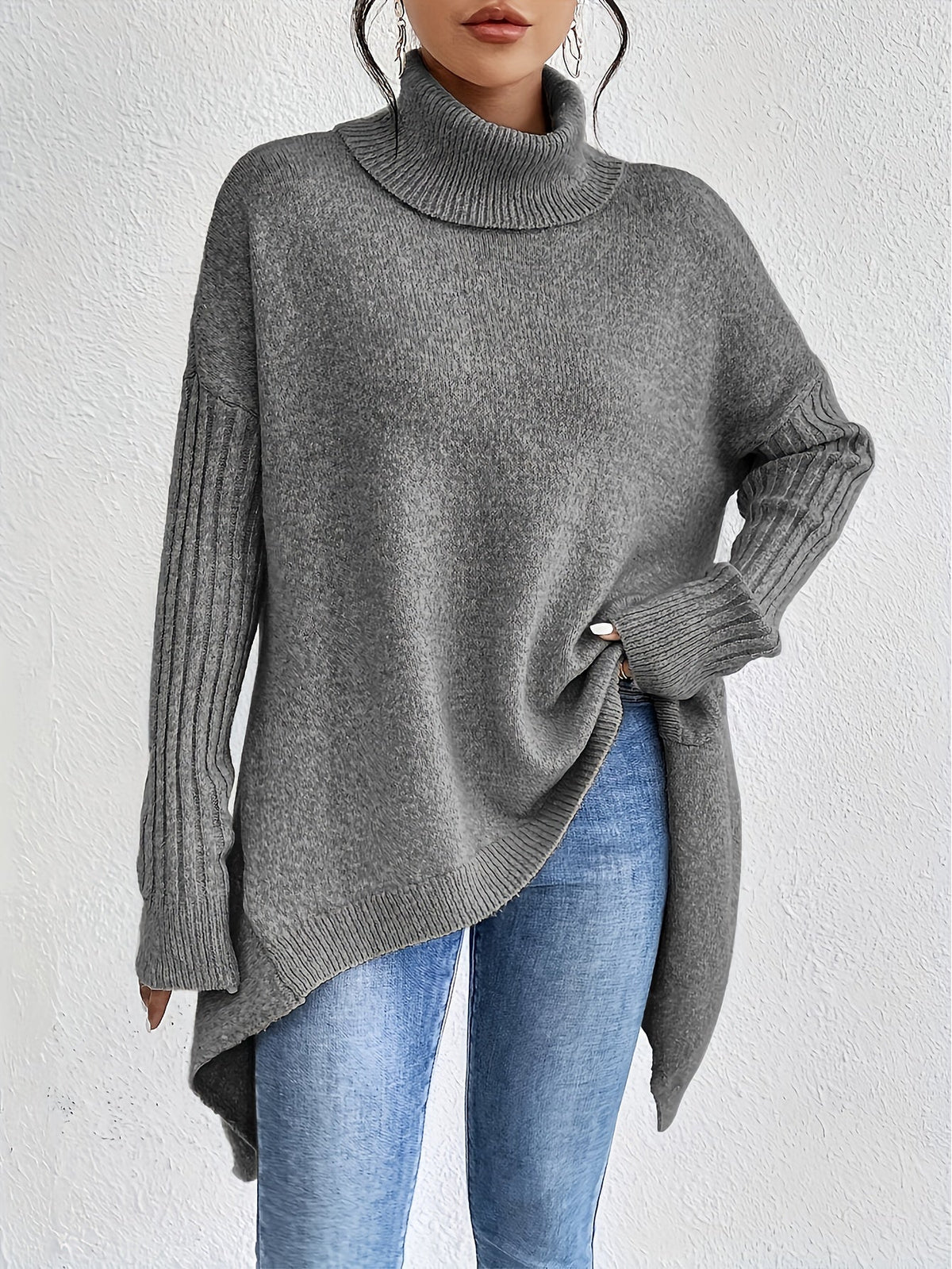 FILIPA | Camisola de gola alta com bainha assimétrica