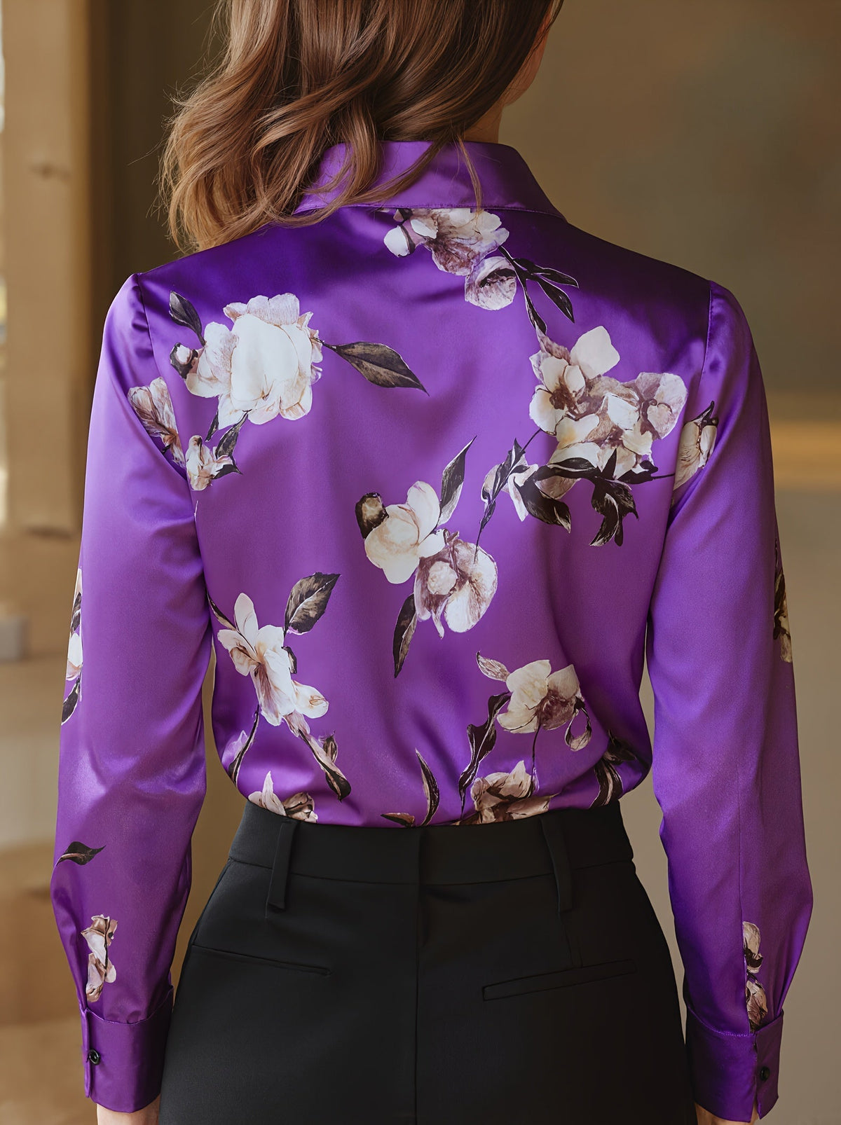 VERA | Blusa de cetim com botões à frente
