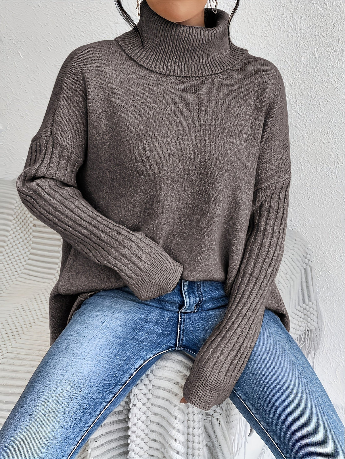 FILIPA | Camisola de gola alta com bainha assimétrica