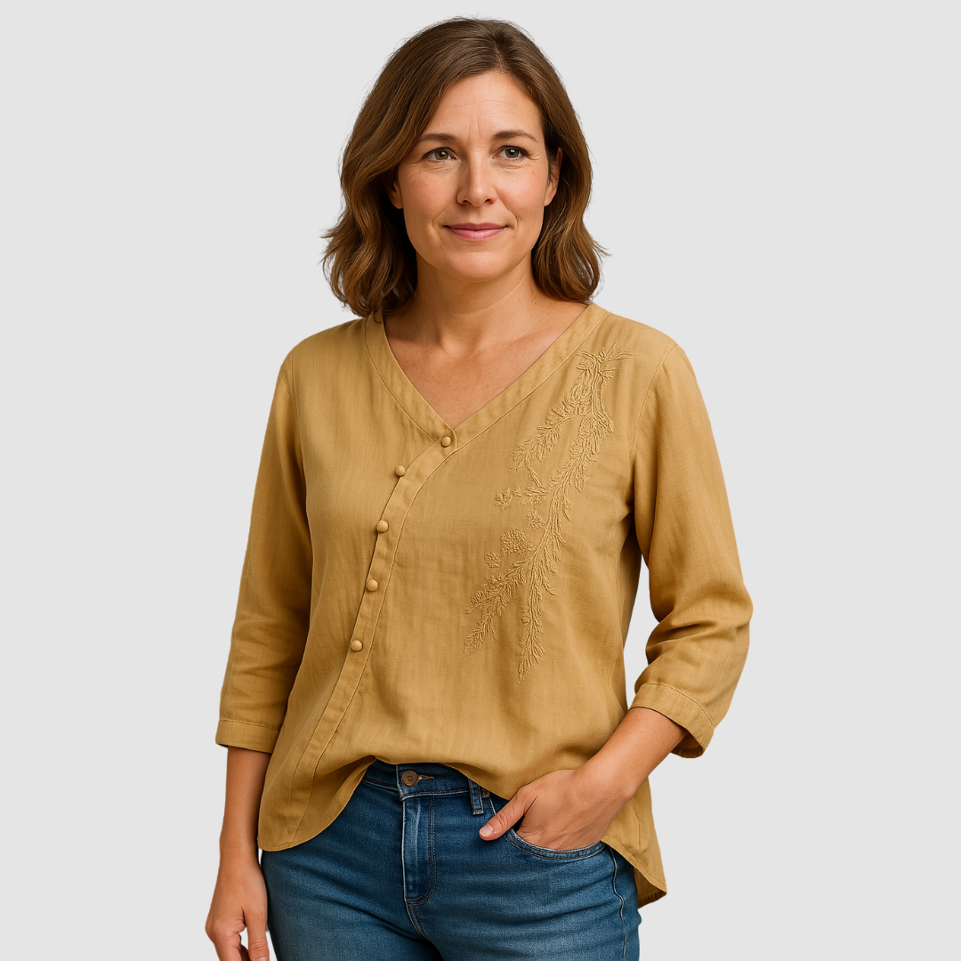 LORAINE | Blusa com botões assimétricos