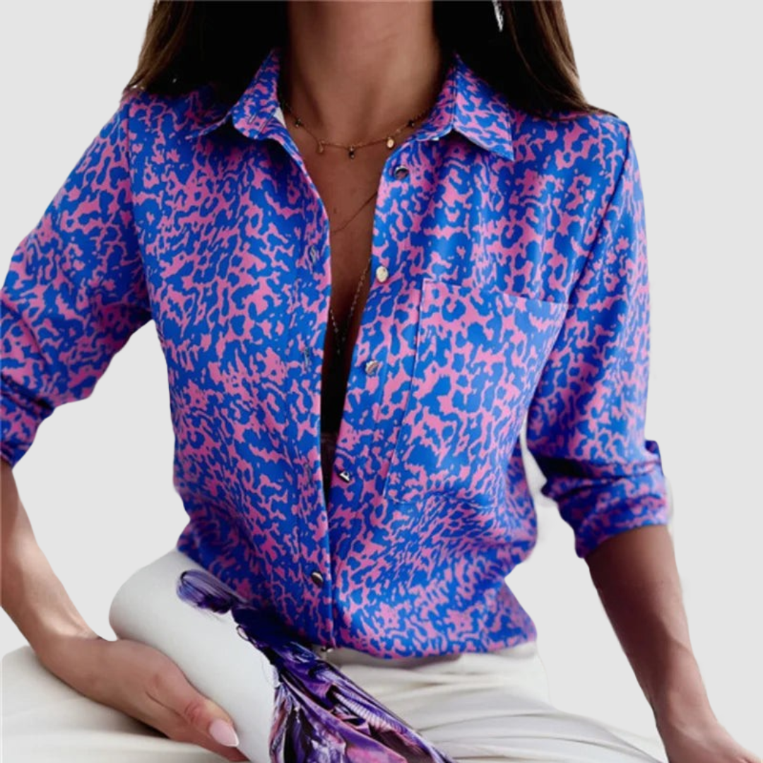 LAURA | Blusa com bolso e estampado discreto