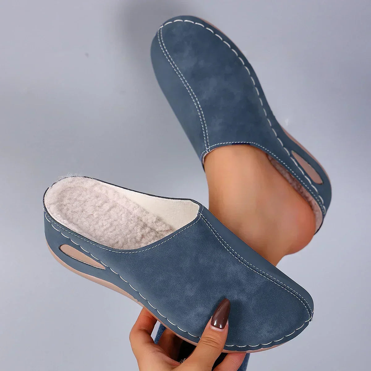 INÊS | Pantufas forradas com sola de borracha
