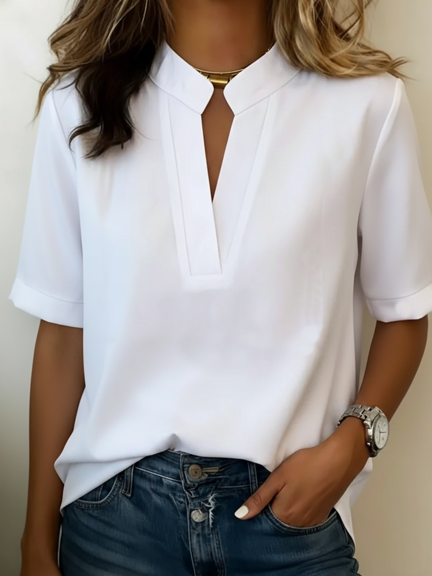 MATILDE | Blusa com decote em V e detalhe dourado