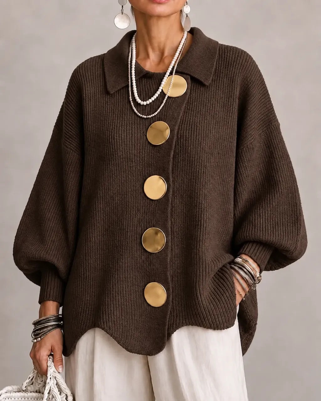 MATILDE | Casaco oversized de mulher com colarinho e botões dourados
